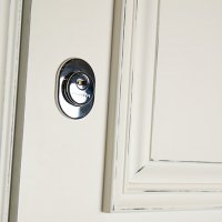 Бронированная накладка для дополнительной защиты замка