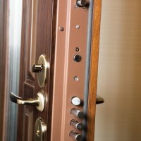 Замки, окраска, декоративные панели, фурнитура самого высшего качества