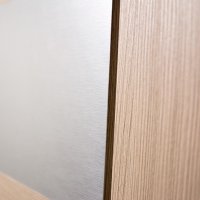 Экологичный материал Кортекс декорирован молдингом